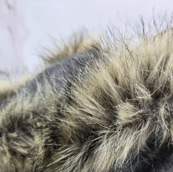 J Crew Coat Womens Medium 8 Gray Wool Blend Vail Parka Pea Zip Faux Fur Hood - Picture 10 of 13